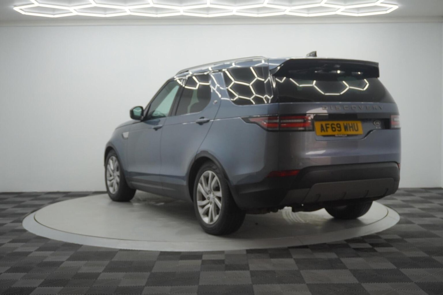 Used Land Rover Discovery 2019 for sale - 76482908: Photo 2