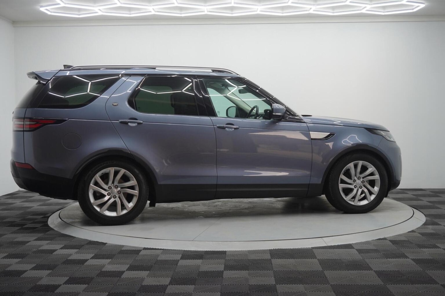 Used Land Rover Discovery 2019 for sale - 76482908: Photo 25
