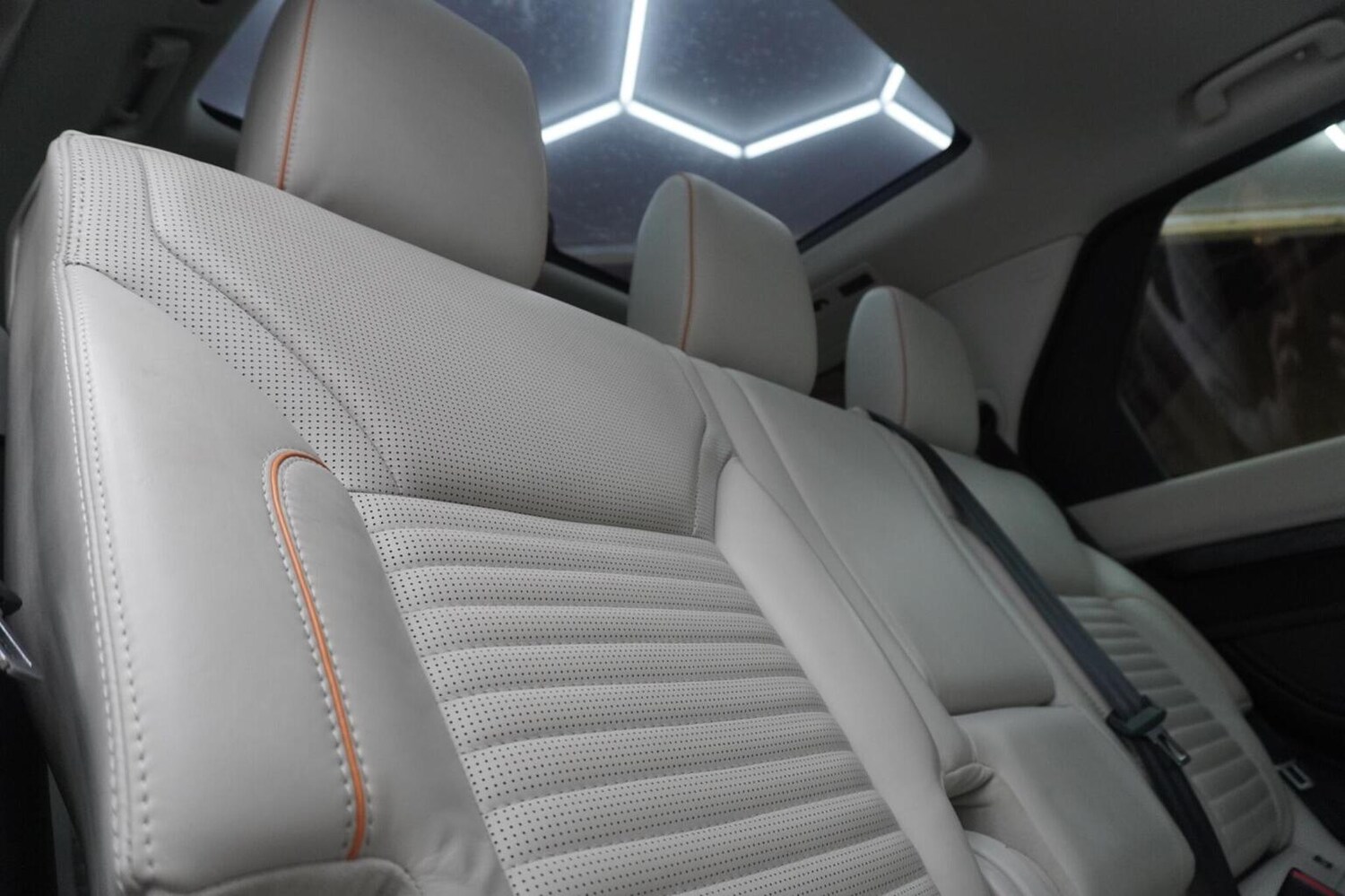 Used Land Rover Discovery 2019 for sale - 76482908: Photo 41