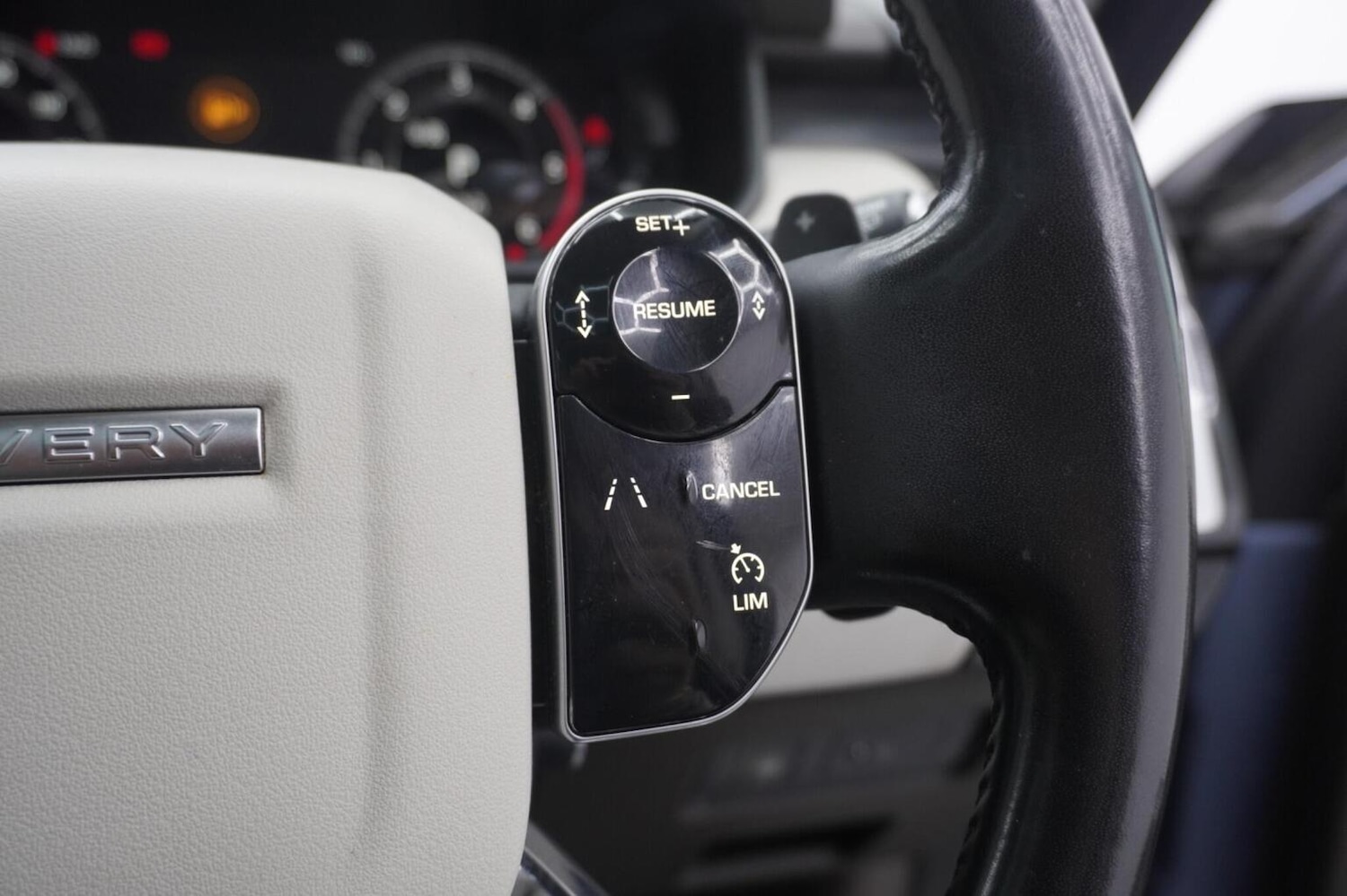 Used Land Rover Discovery 2019 for sale - 76482908: Photo 50