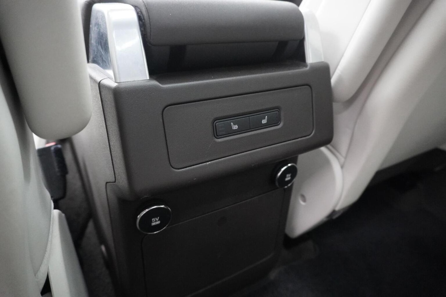 Used Land Rover Discovery 2019 for sale - 76482908: Photo 51