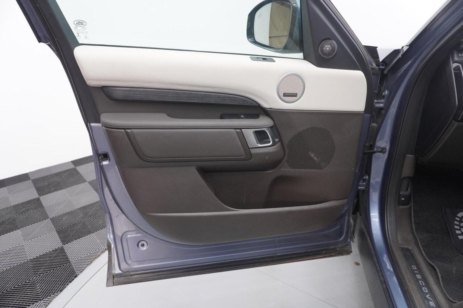 Used Land Rover Discovery 2019 for sale - 76482908: Photo 54