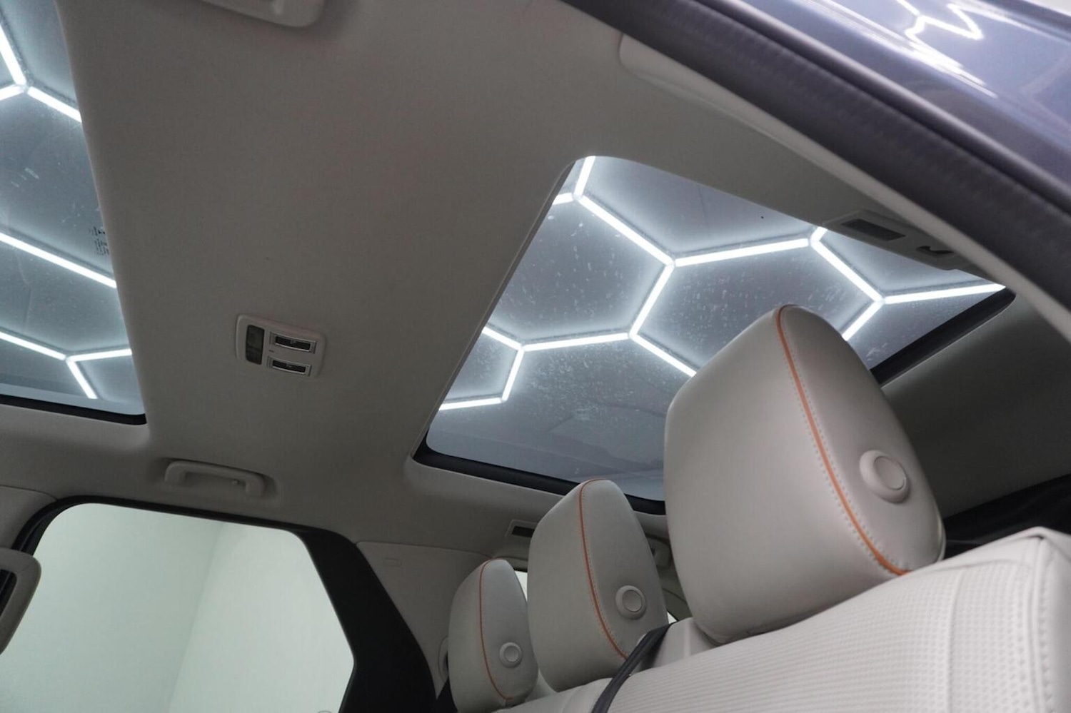 Used Land Rover Discovery 2019 for sale - 76482908: Photo 68