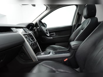 Used Land Rover Discovery Sport 2015 for sale - 79360164: Photo