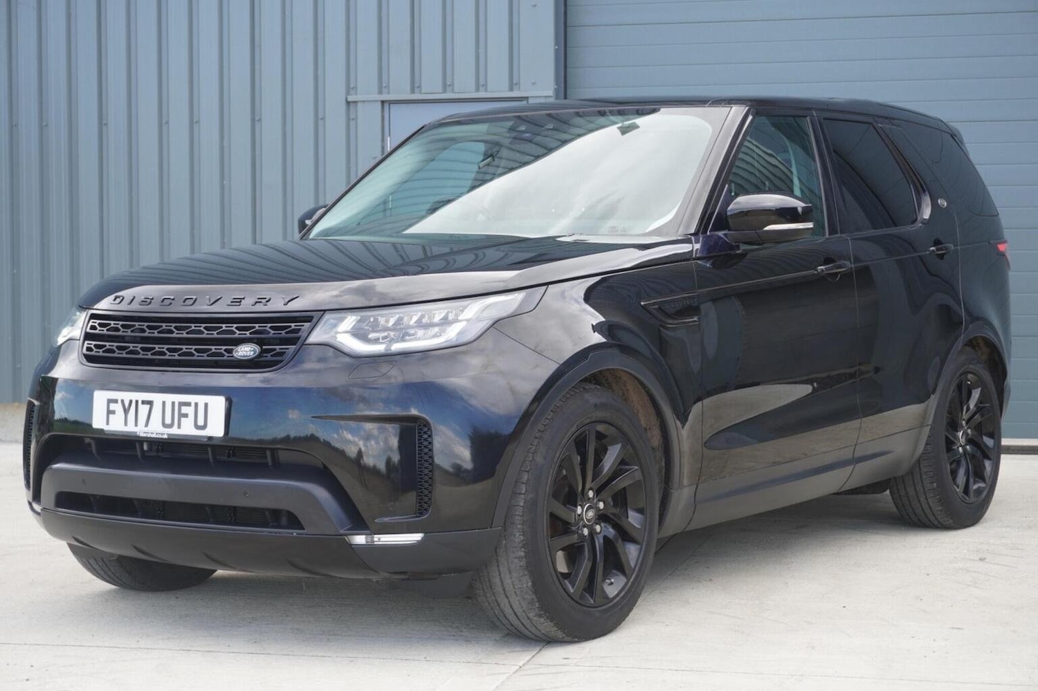 Used Land Rover Discovery 2017 for sale - 76164505: Photo 2