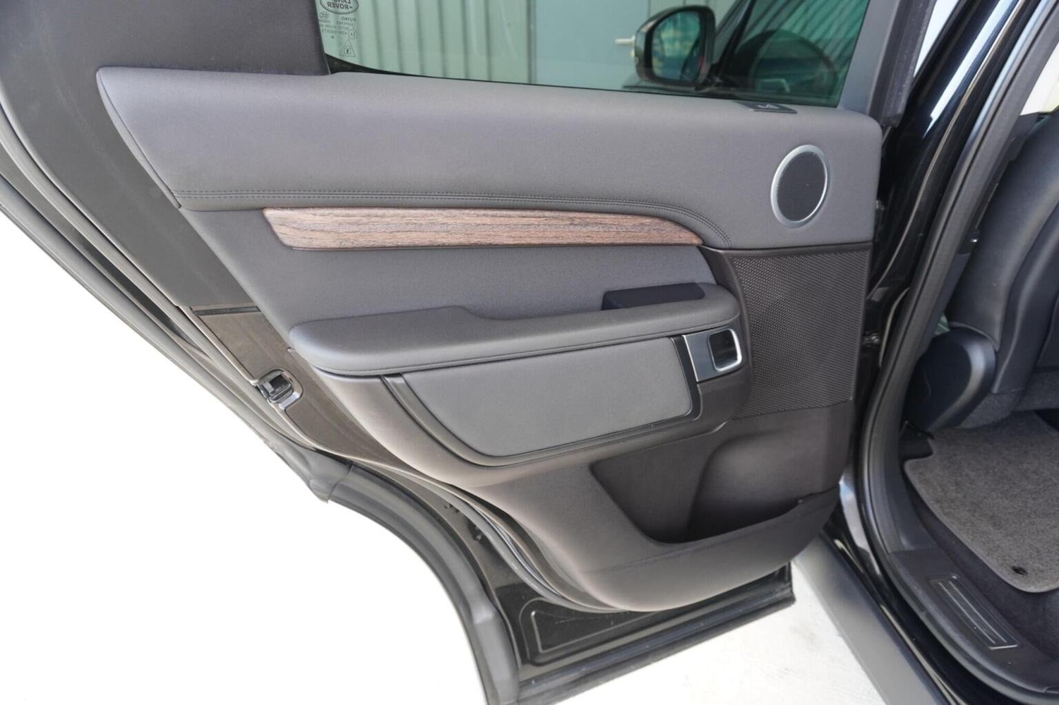 Used Land Rover Discovery 2017 for sale - 76164505: Photo 37