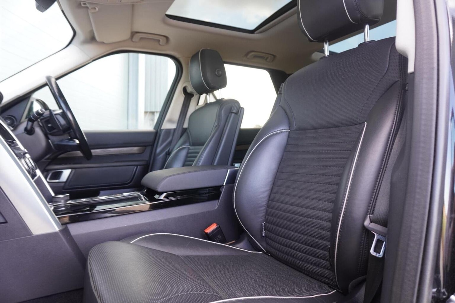 Used Land Rover Discovery 2017 for sale - 76164505: Photo 47