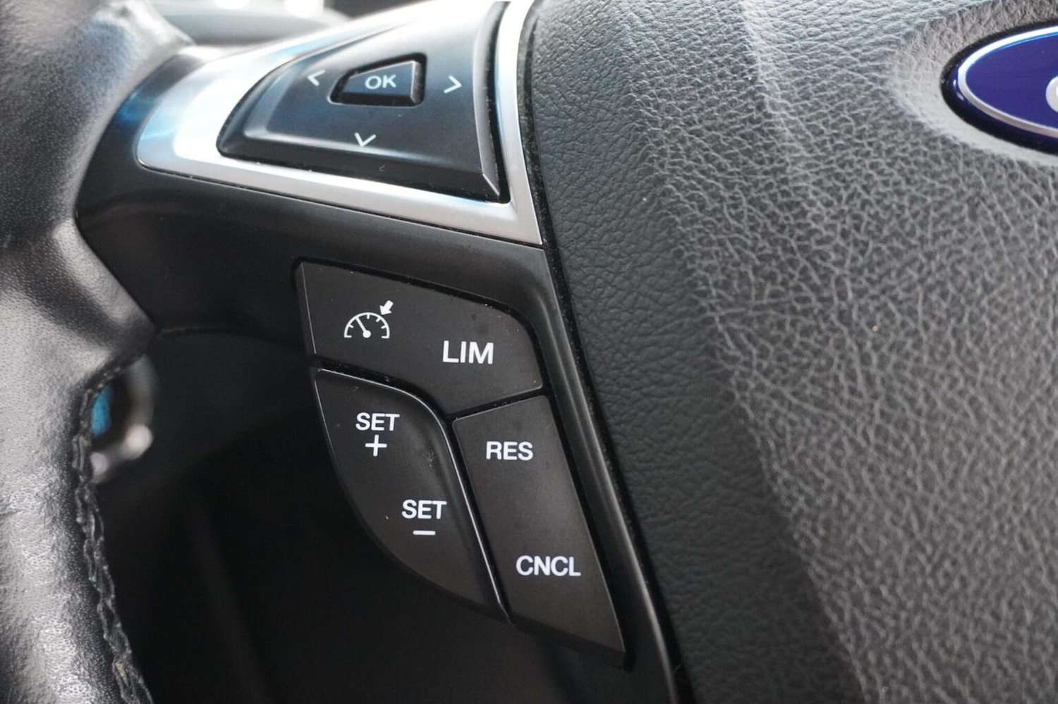 Used Ford Edge 2018 for sale - 76974293: Photo 37