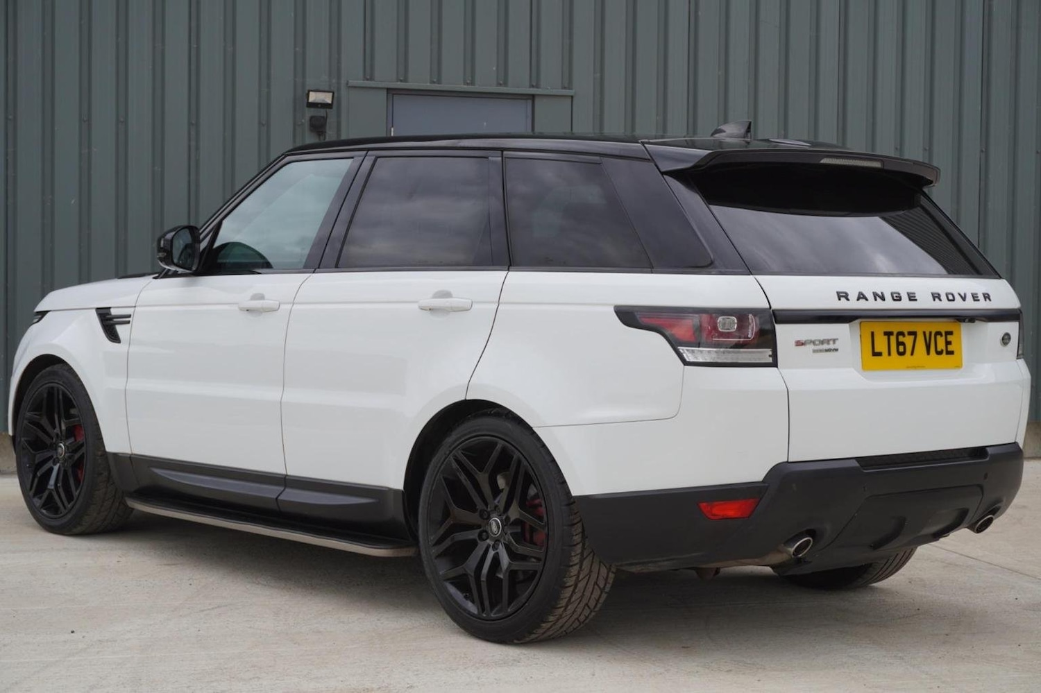 Used Land Rover Range Rover Sport 2017 for sale - 76198157: Photo 11