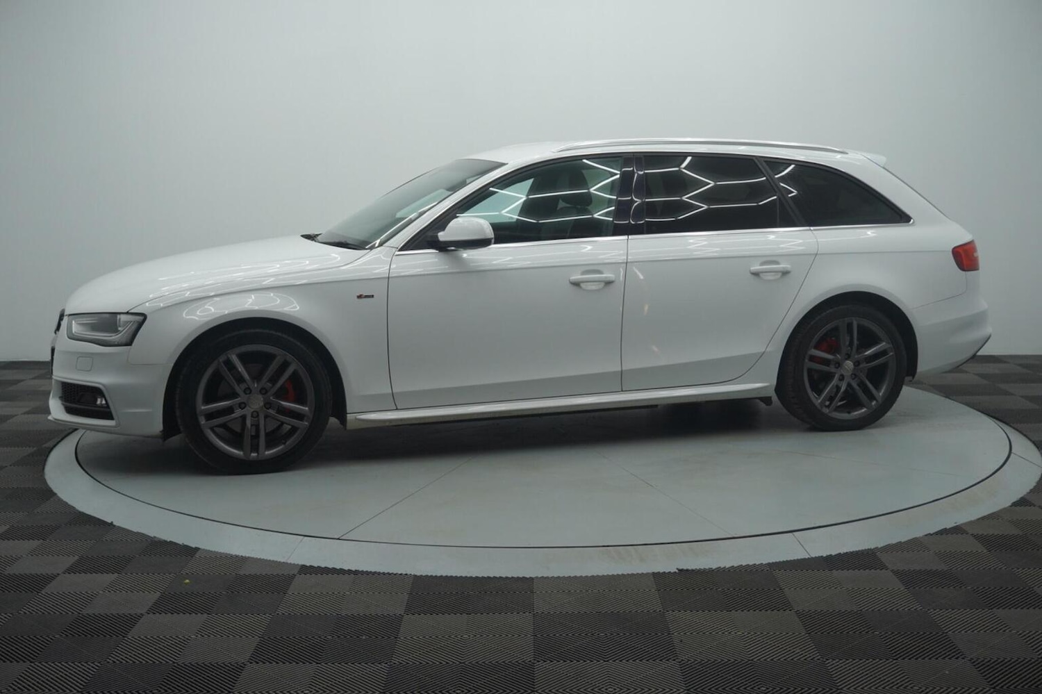 Used Audi A4 2013 for sale - 77991680: Photo 22