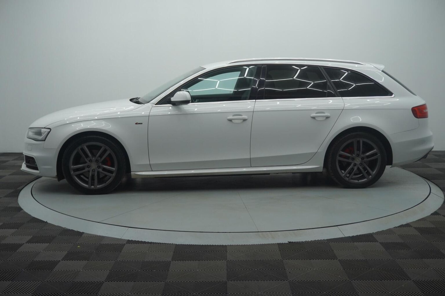 Used Audi A4 2013 for sale - 77991680: Photo 24