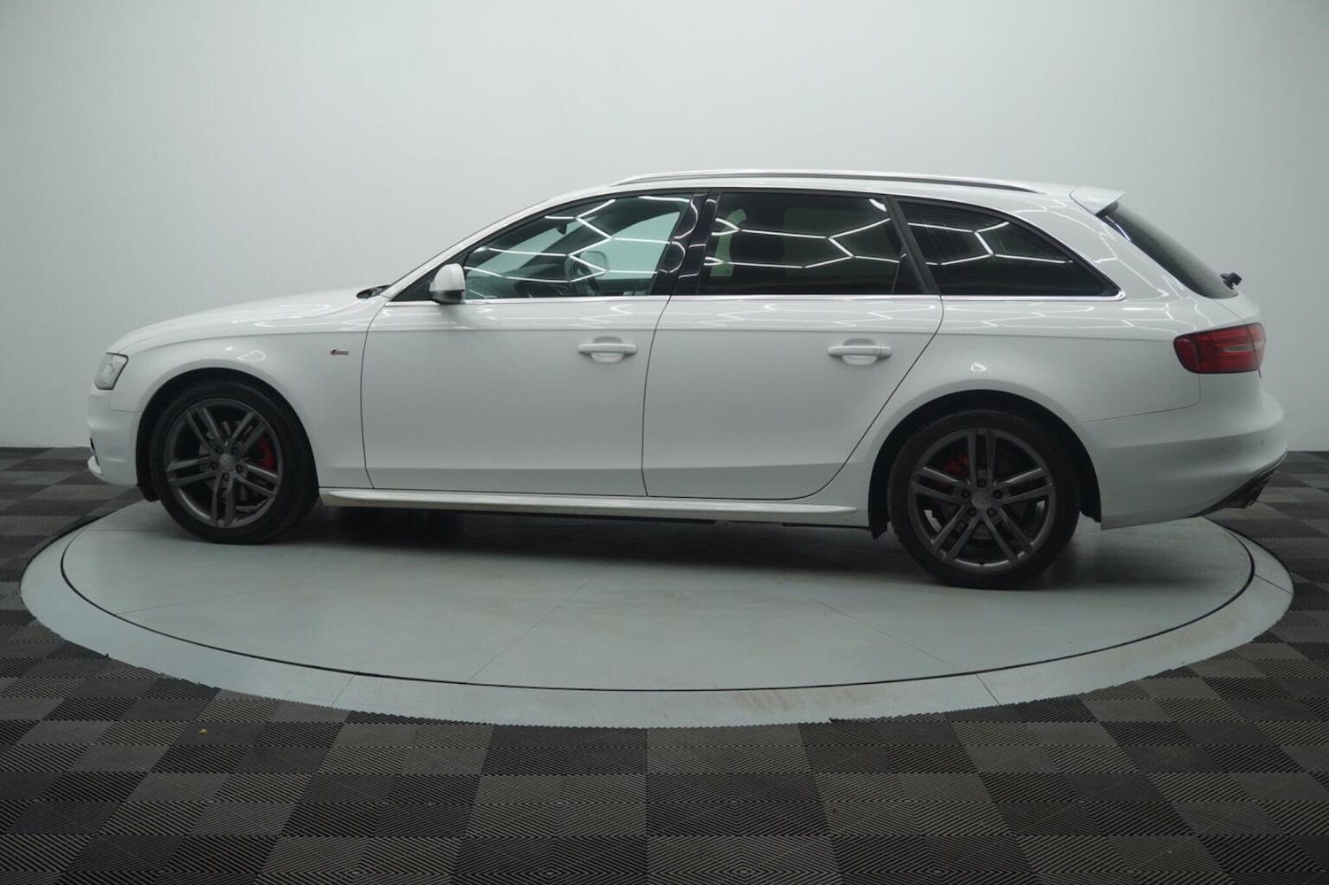 Used Audi A4 2013 for sale - 77991680: Photo 25