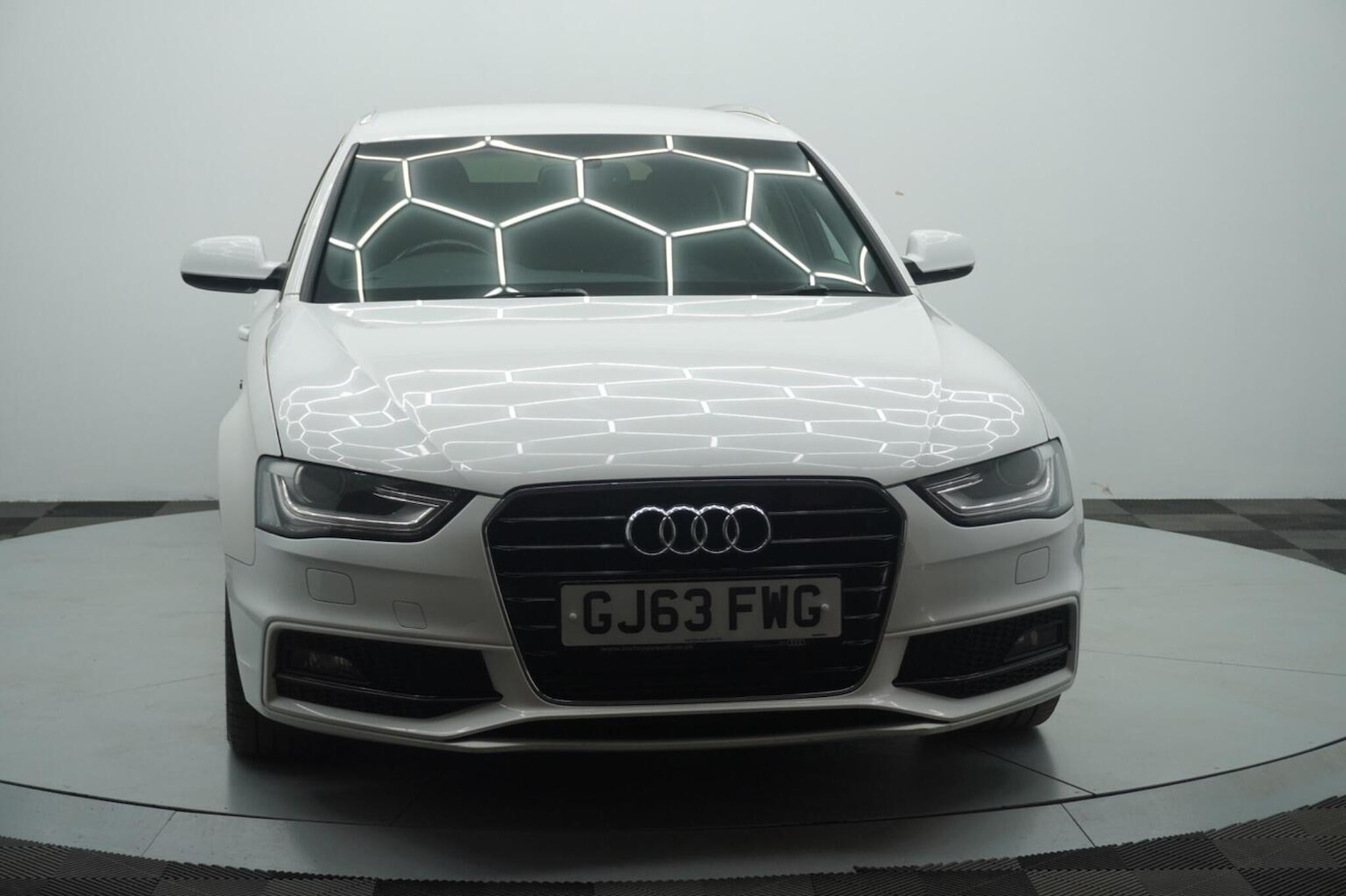Used Audi A4 2013 for sale - 77991680: Photo 3