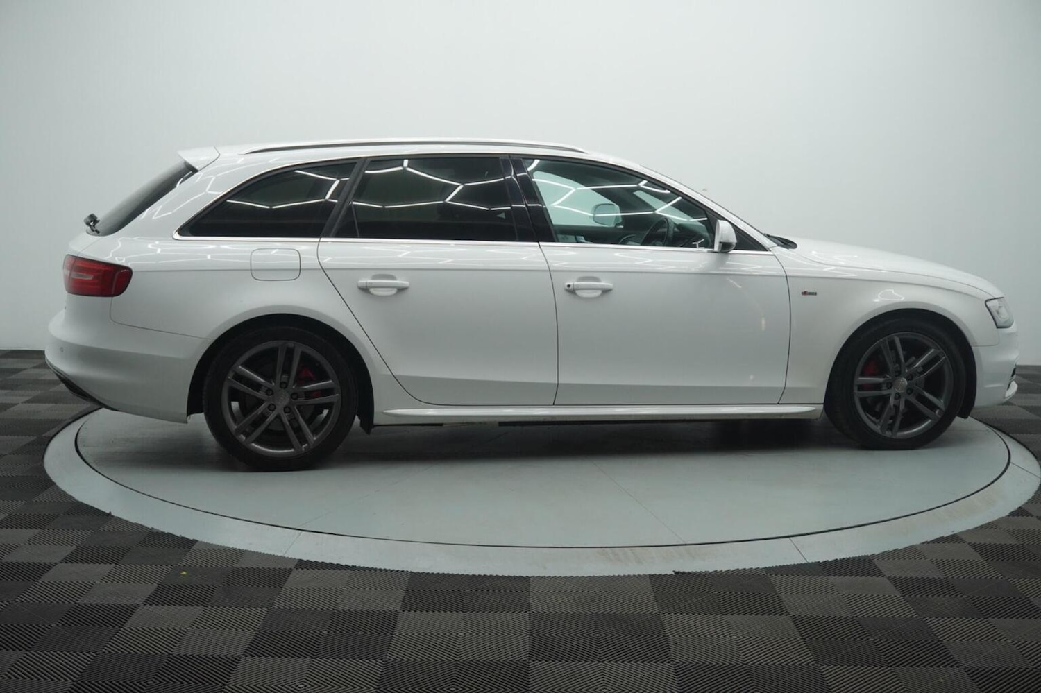 Used Audi A4 2013 for sale - 77991680: Photo 31