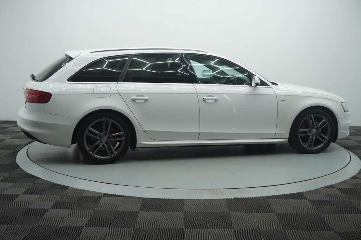 Used Audi A4 2013 for sale - 77991680: Photo 32