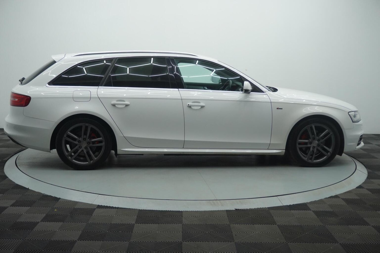 Used Audi A4 2013 for sale - 77991680: Photo 40