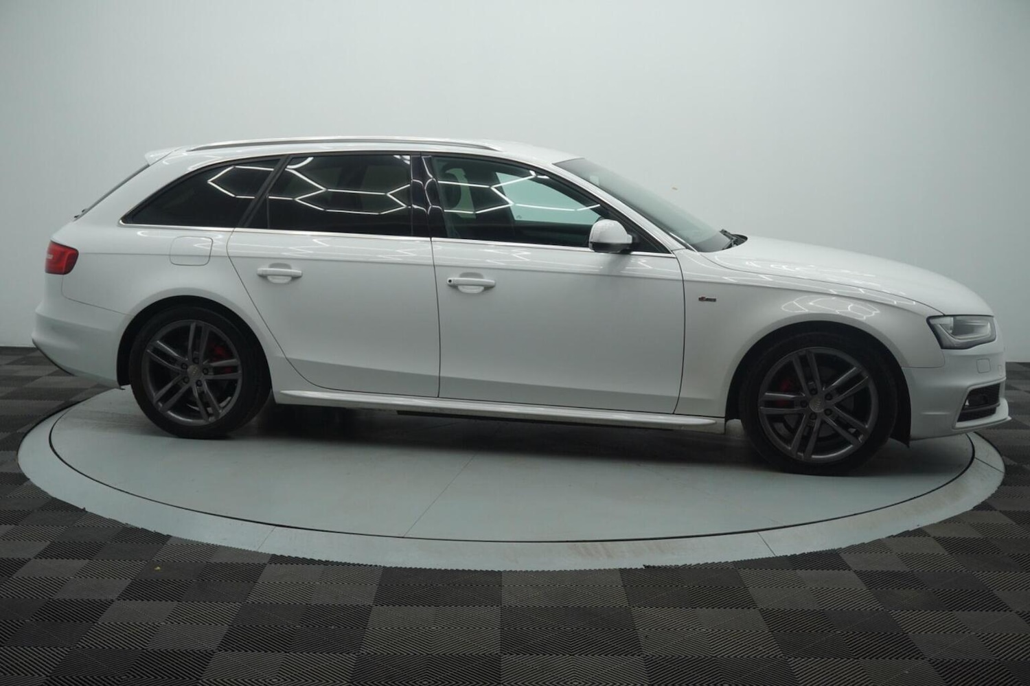 Used Audi A4 2013 for sale - 77991680: Photo 41