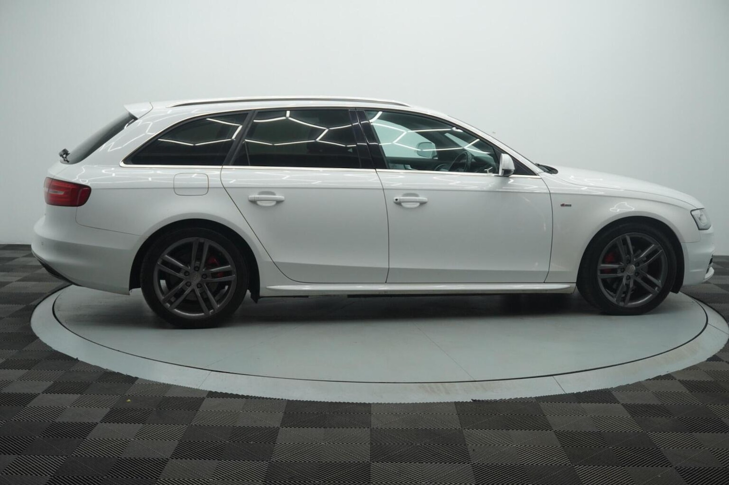 Used Audi A4 2013 for sale - 77991680: Photo 42