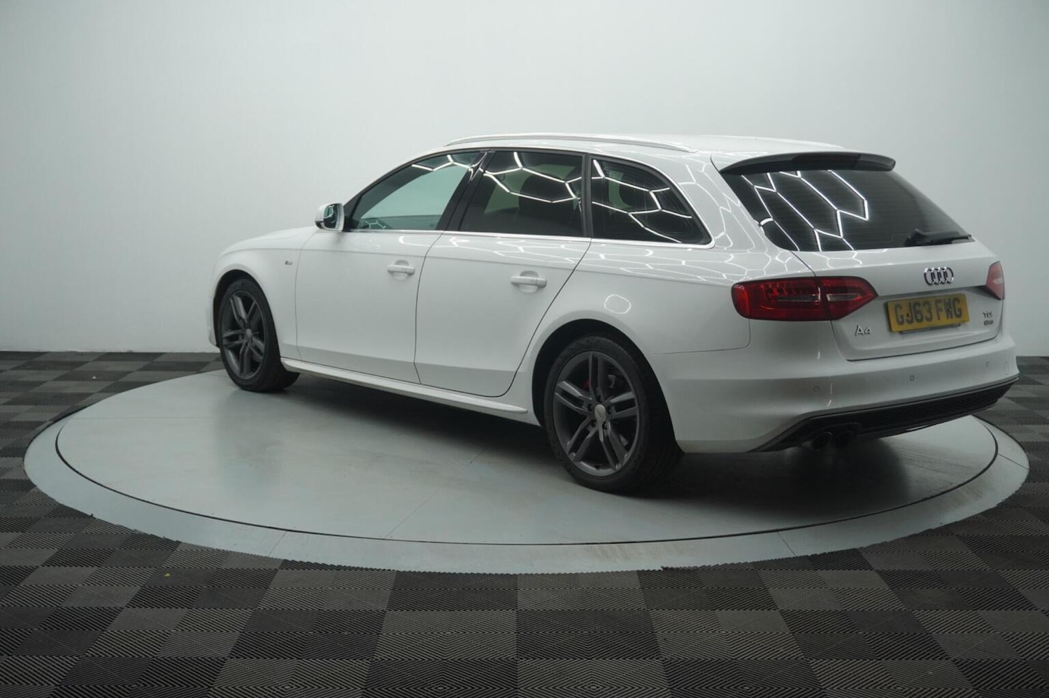 Used Audi A4 2013 for sale - 77991680: Photo 5