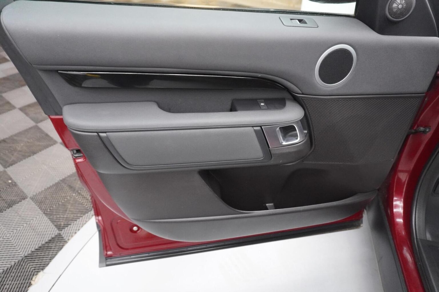 Used Land Rover Discovery 2017 for sale - 77207541: Photo 46