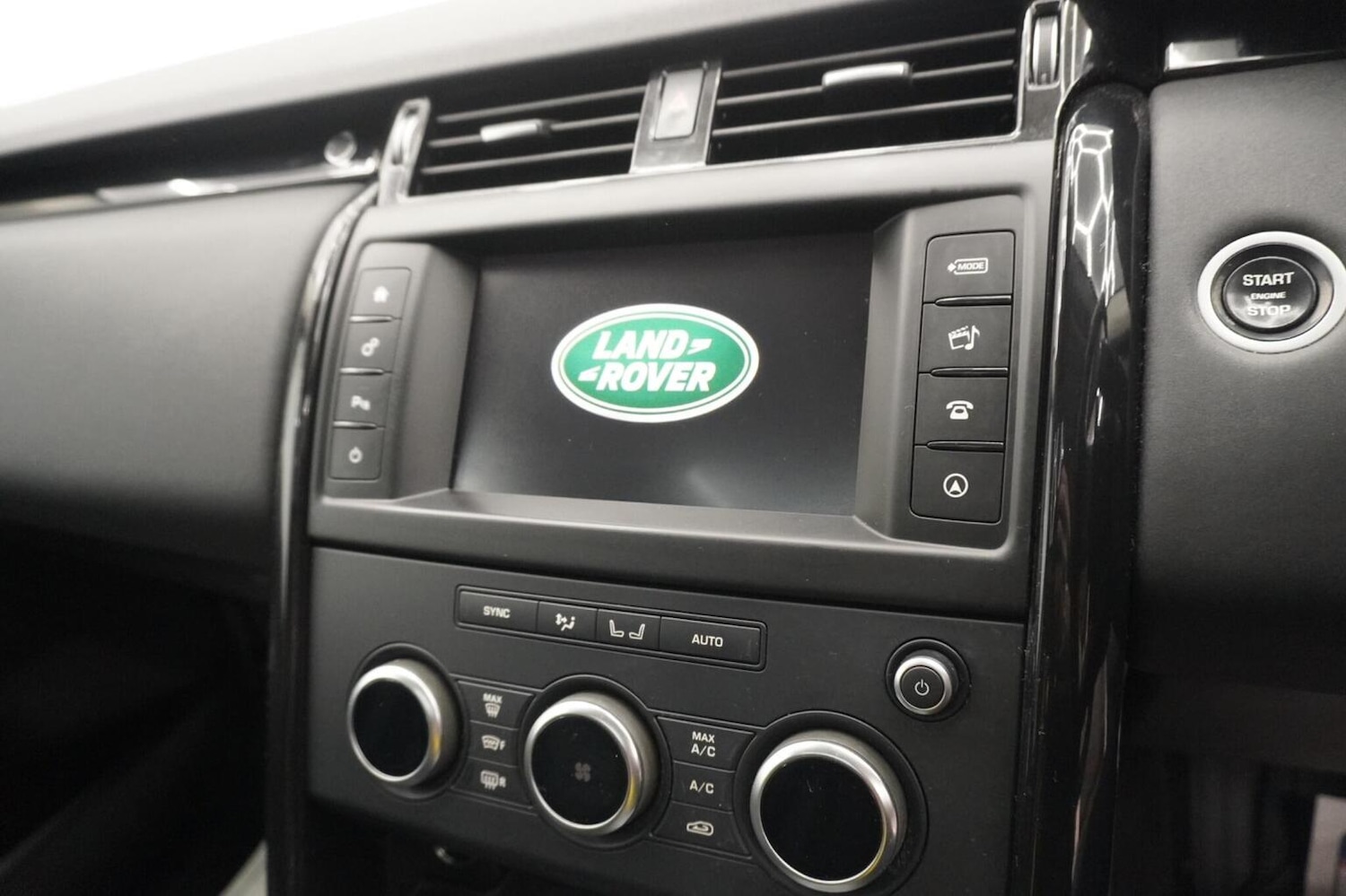 Used Land Rover Discovery 2017 for sale - 77207541: Photo 50