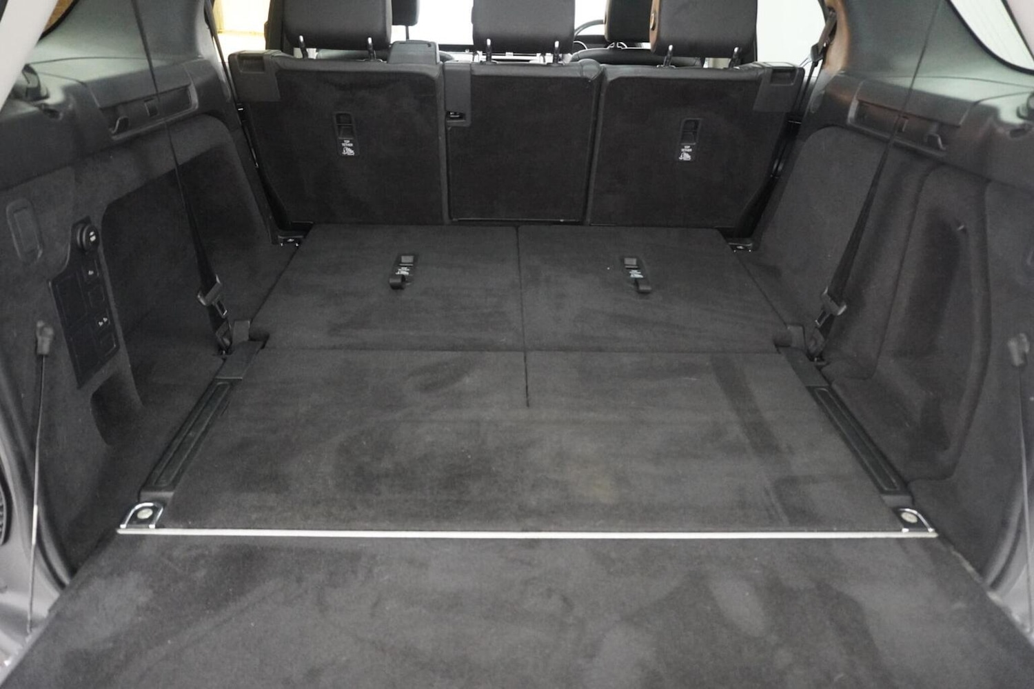 Used Land Rover Discovery 2017 for sale - 77207541: Photo 51