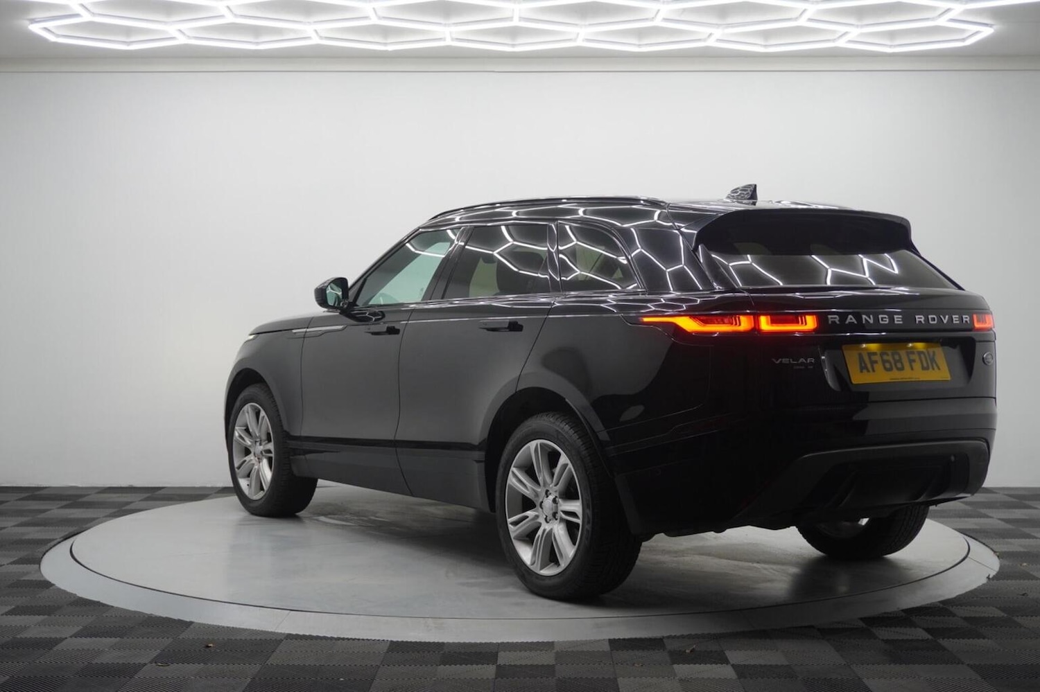 Used Land Rover Range Rover Velar 2018 for sale - 76483068: Photo 12