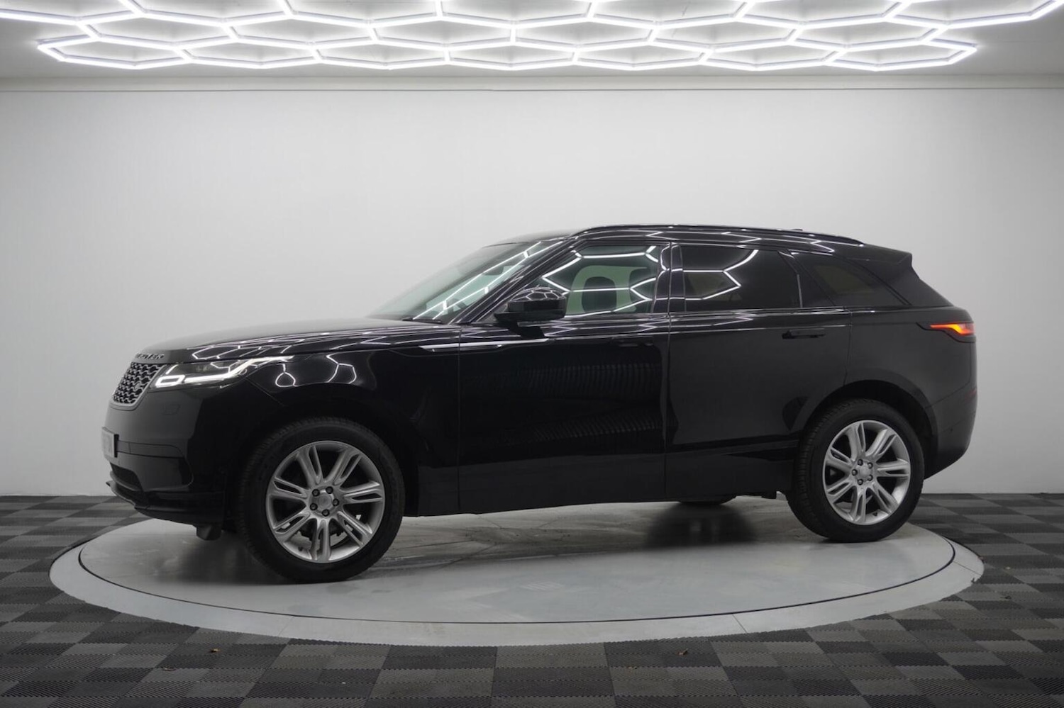 Used Land Rover Range Rover Velar 2018 for sale - 76483068: Photo 13