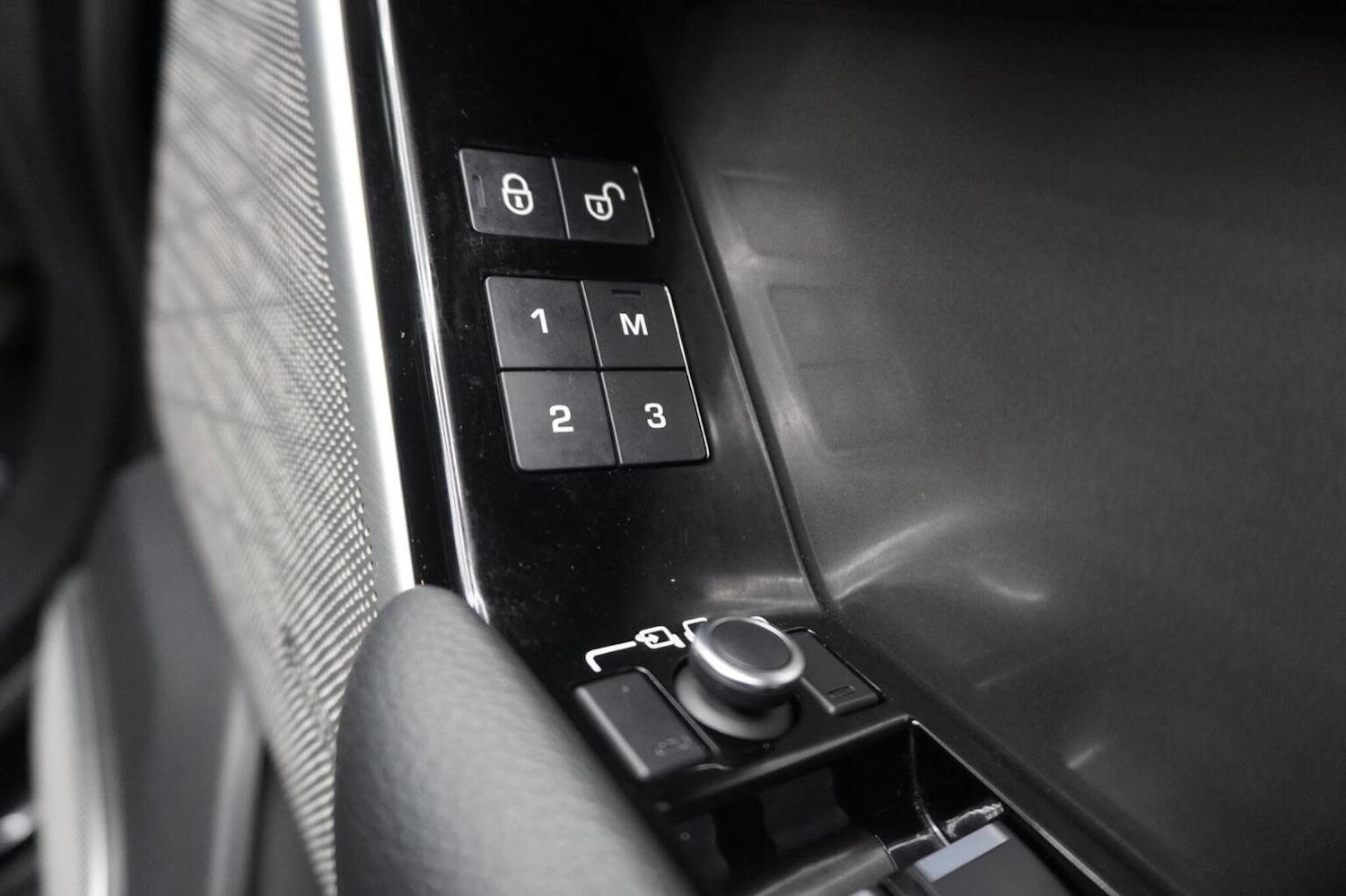 Used Land Rover Range Rover Velar 2018 for sale - 76483068: Photo 39