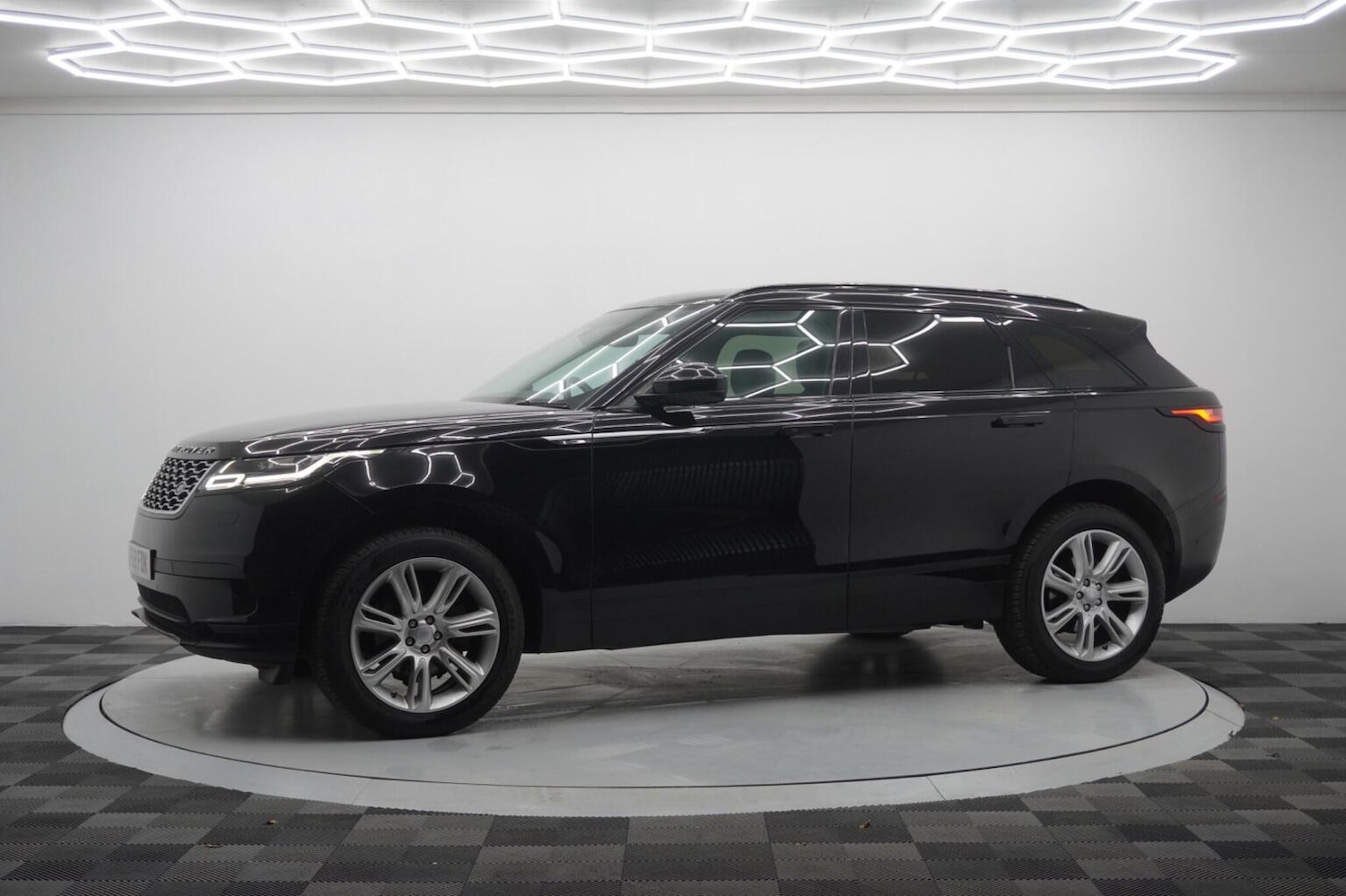 Used Land Rover Range Rover Velar 2018 for sale - 76483068: Photo 6