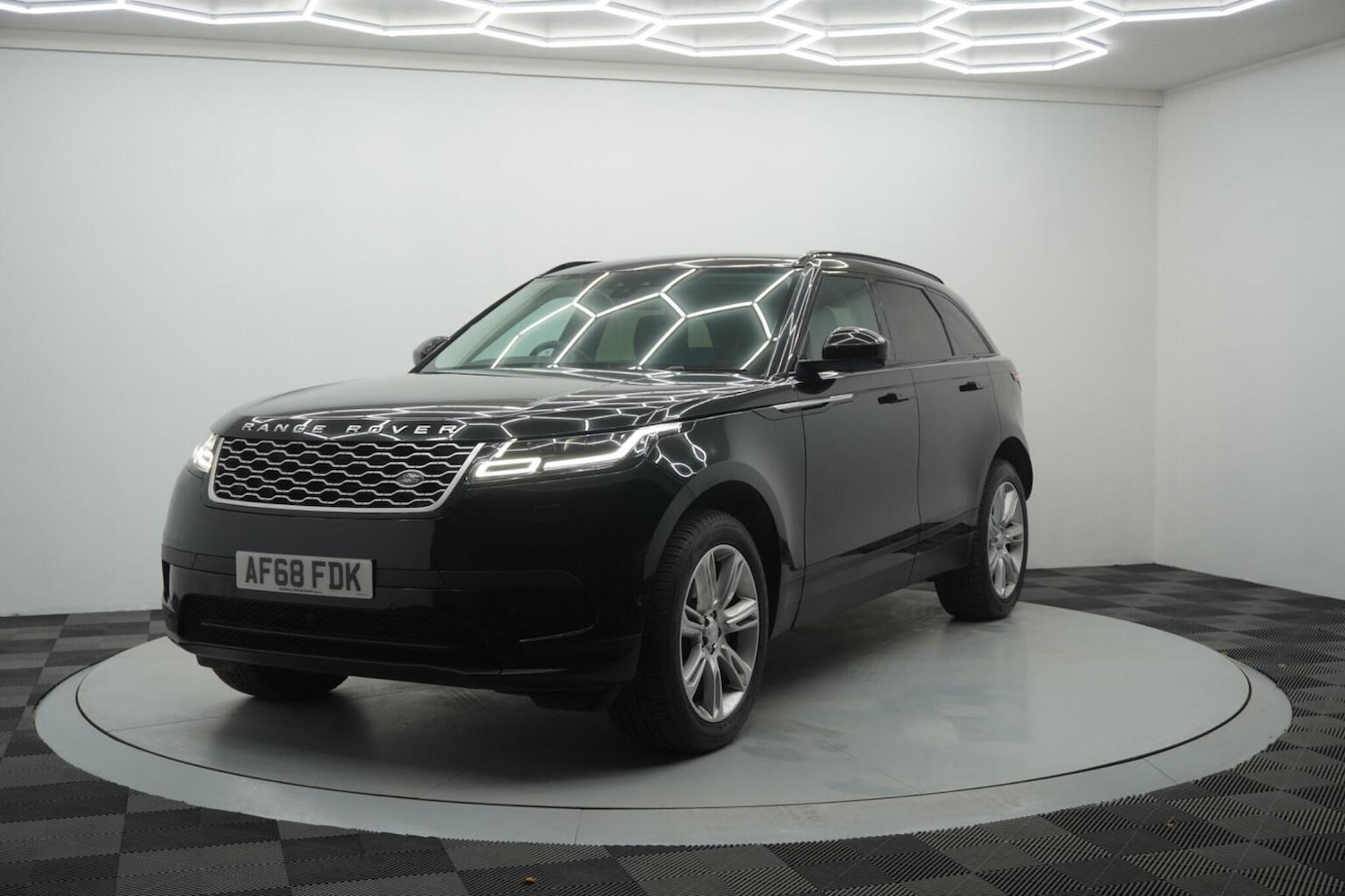 Used Land Rover Range Rover Velar 2018 for sale - 76483068: Photo 8