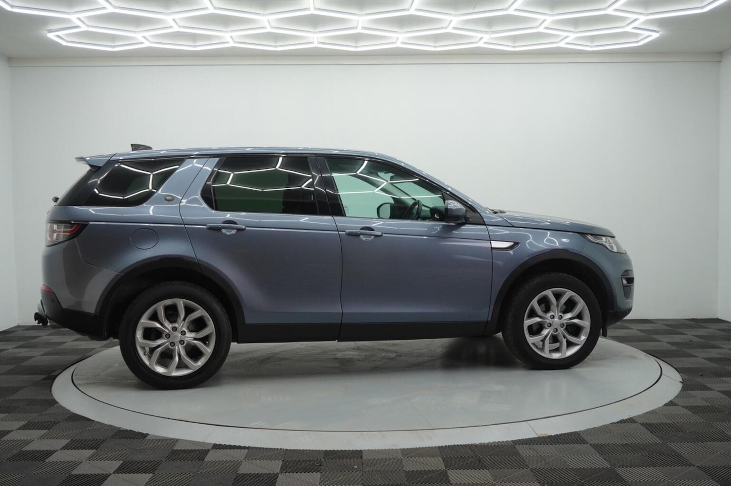 Used Land Rover Discovery Sport 2017 for sale - 76974411: Photo 13
