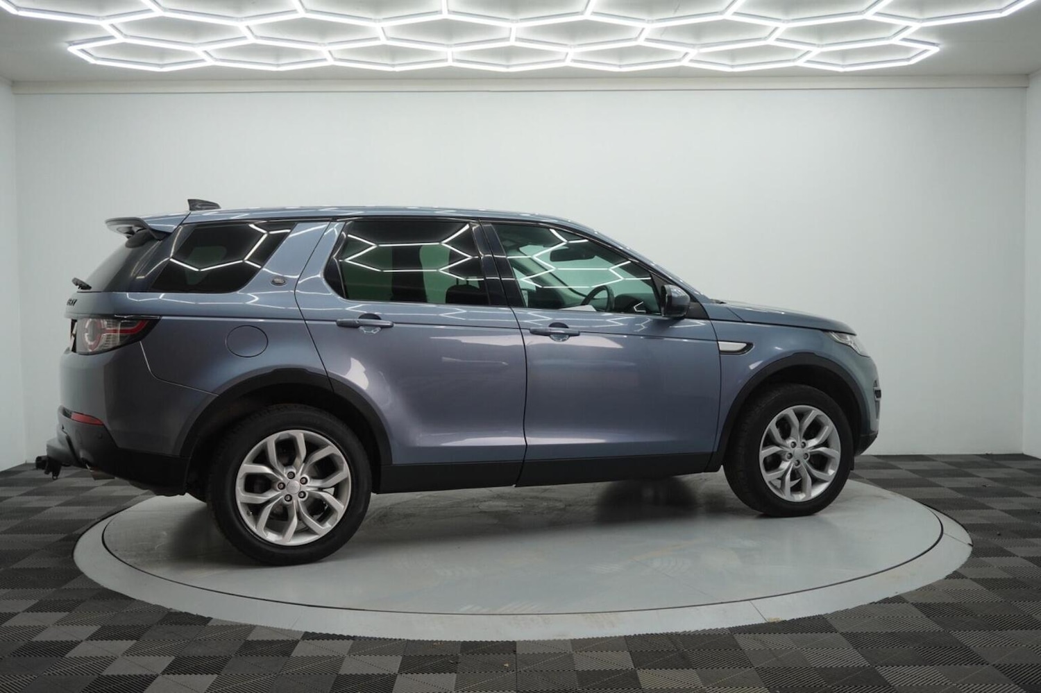 Used Land Rover Discovery Sport 2017 for sale - 76974411: Photo 15