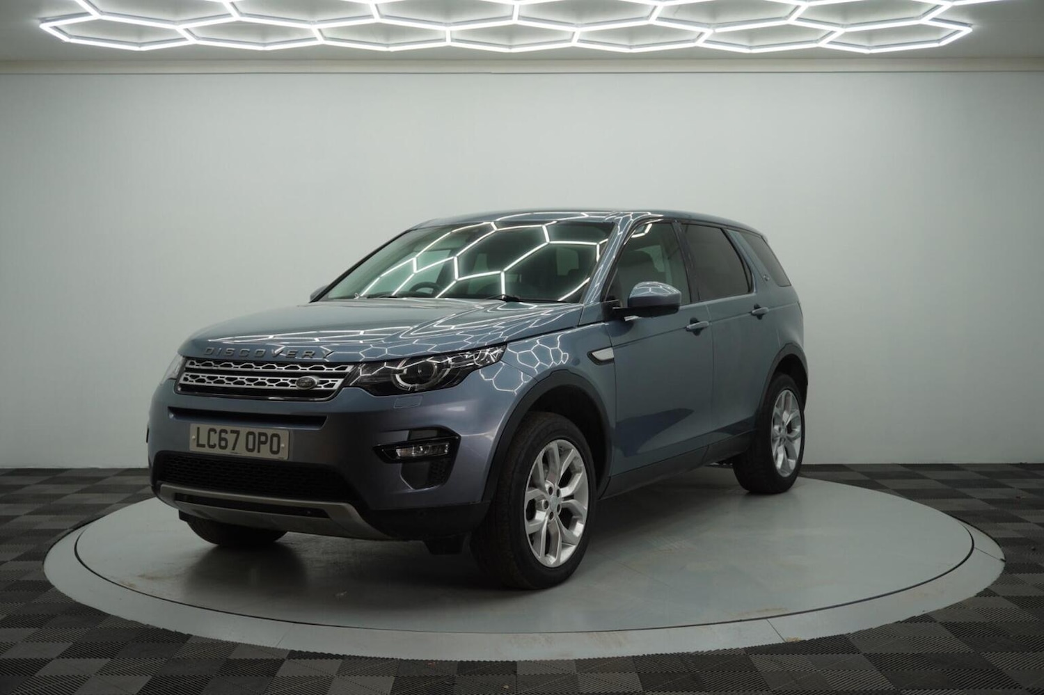 Used Land Rover Discovery Sport 2017 for sale - 76974411: Photo 2