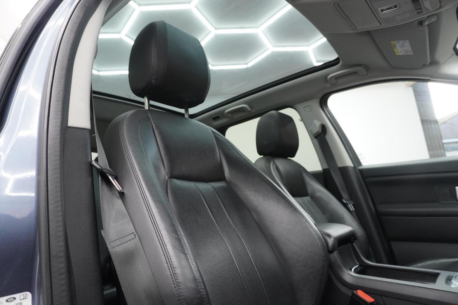 Used Land Rover Discovery Sport 2017 for sale - 76974411: Photo 23