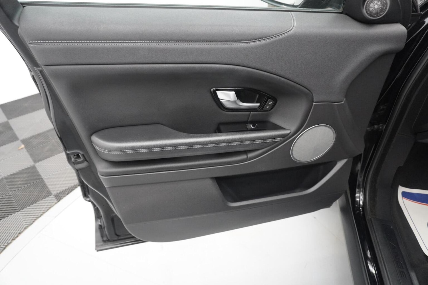 Used Land Rover Discovery Sport 2017 for sale - 76974411: Photo 44