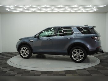 Used Land Rover Discovery Sport 2017 for sale - 76974411: Photo