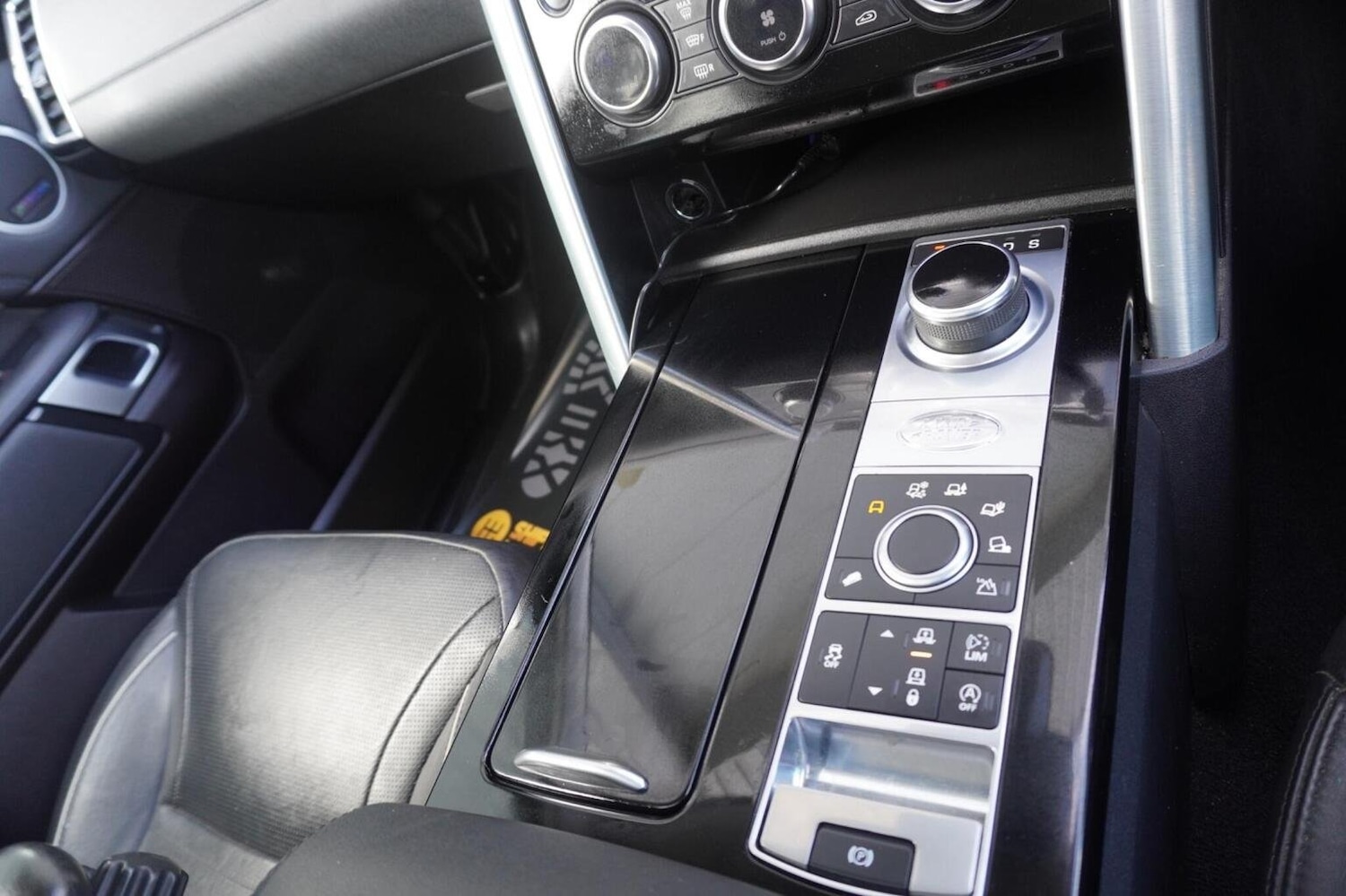 Used Land Rover Discovery 2017 for sale - 76058045: Photo 18