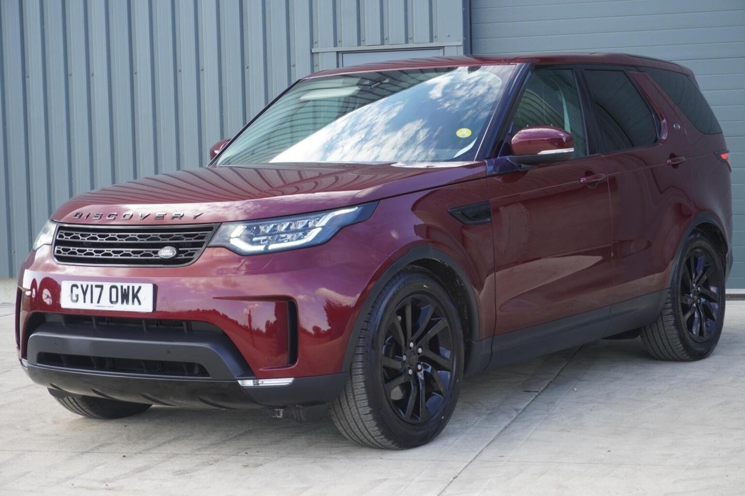Used Land Rover Discovery 2017 for sale - 76058045: Photo 2