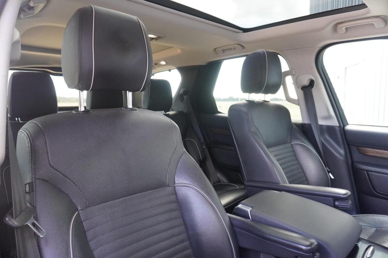 Used Land Rover Discovery 2017 for sale - 76058045: Photo 22