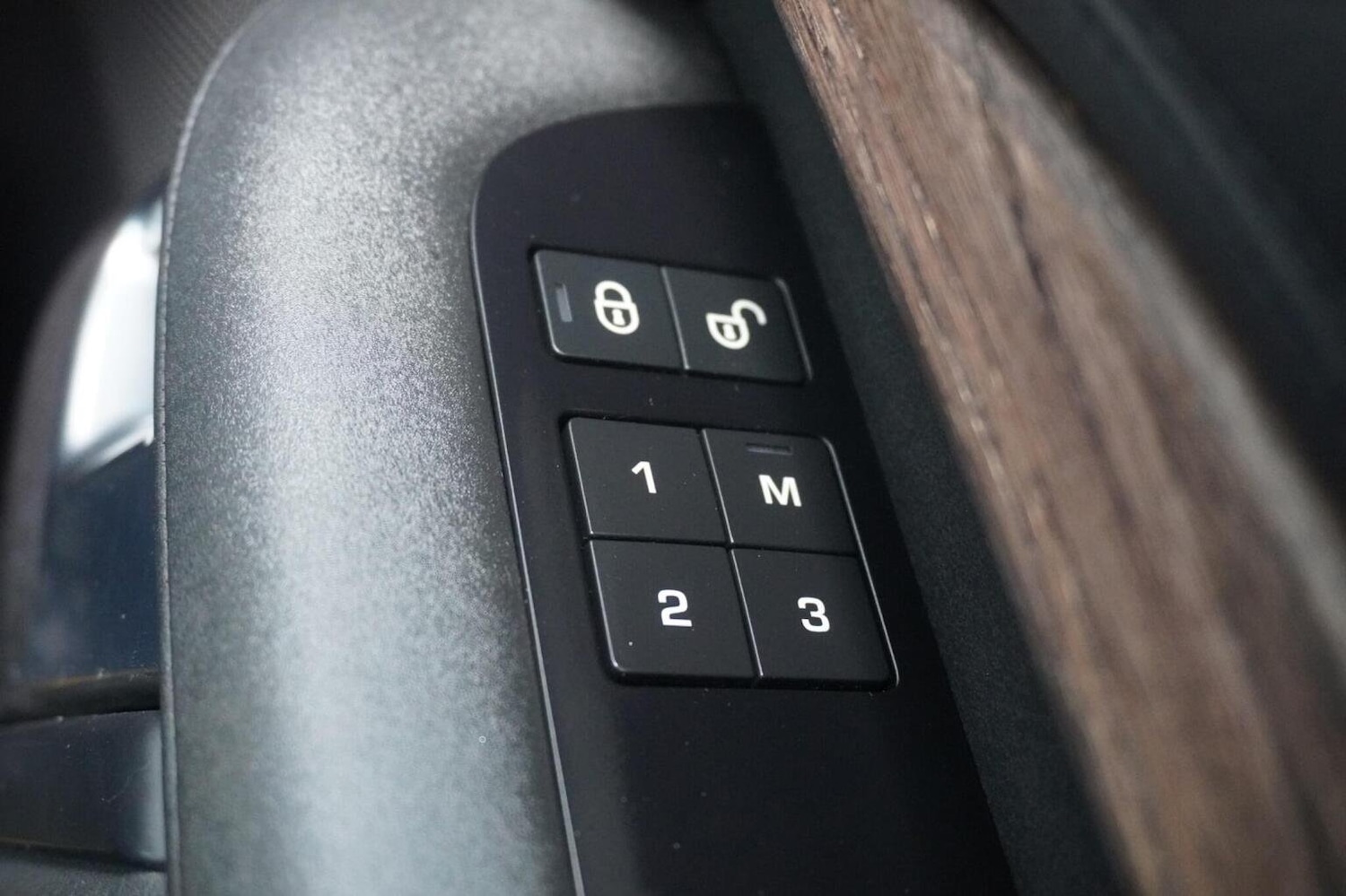 Used Land Rover Discovery 2017 for sale - 76058045: Photo 28