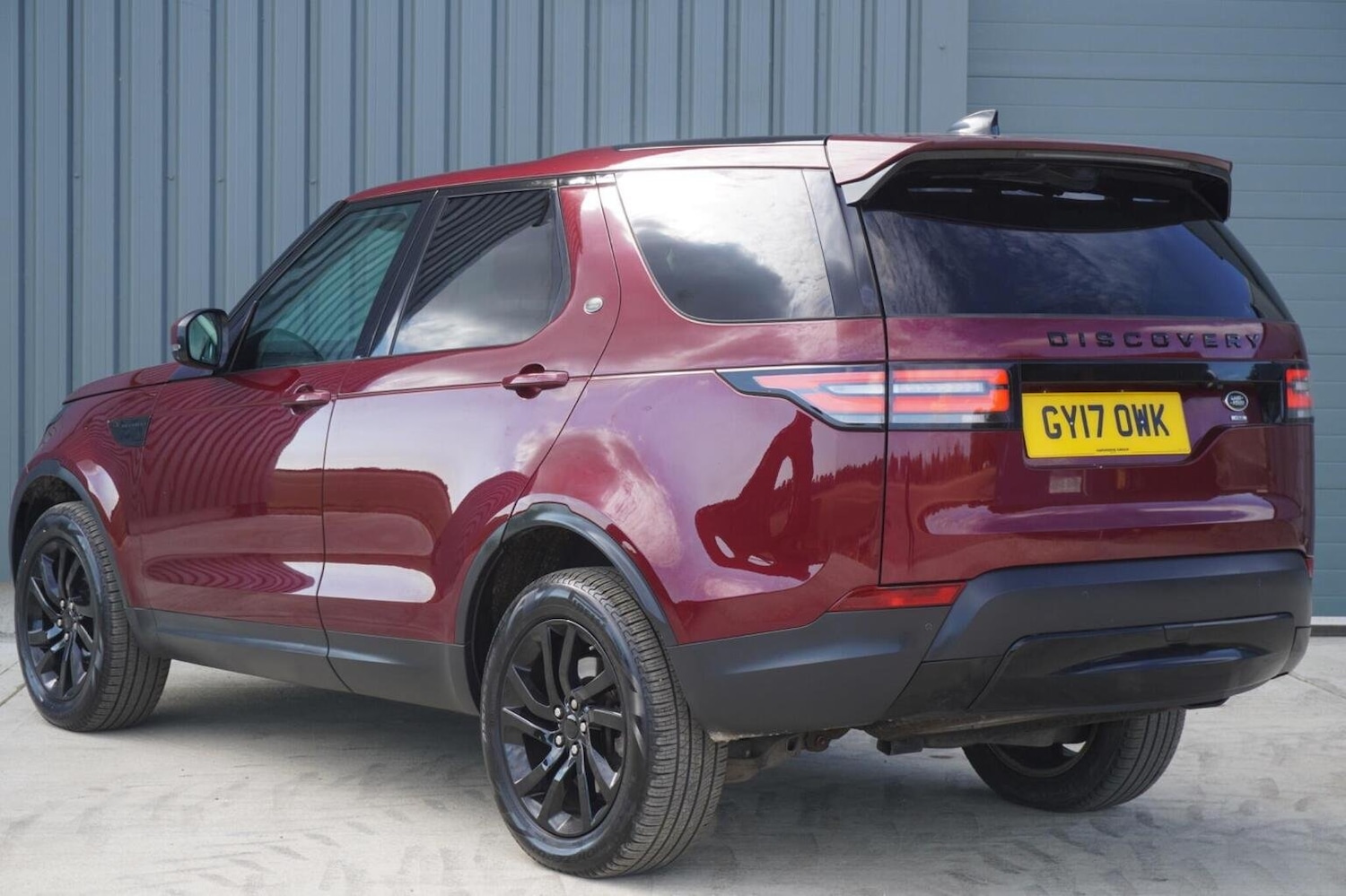 Used Land Rover Discovery 2017 for sale - 76058045: Photo 3
