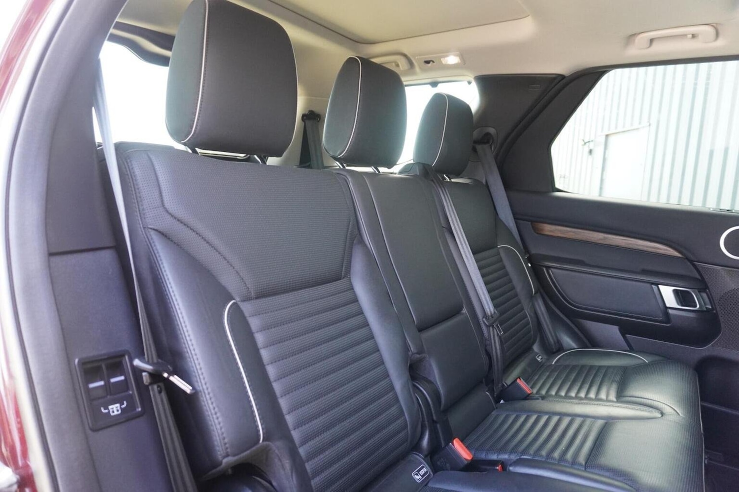 Used Land Rover Discovery 2017 for sale - 76058045: Photo 50