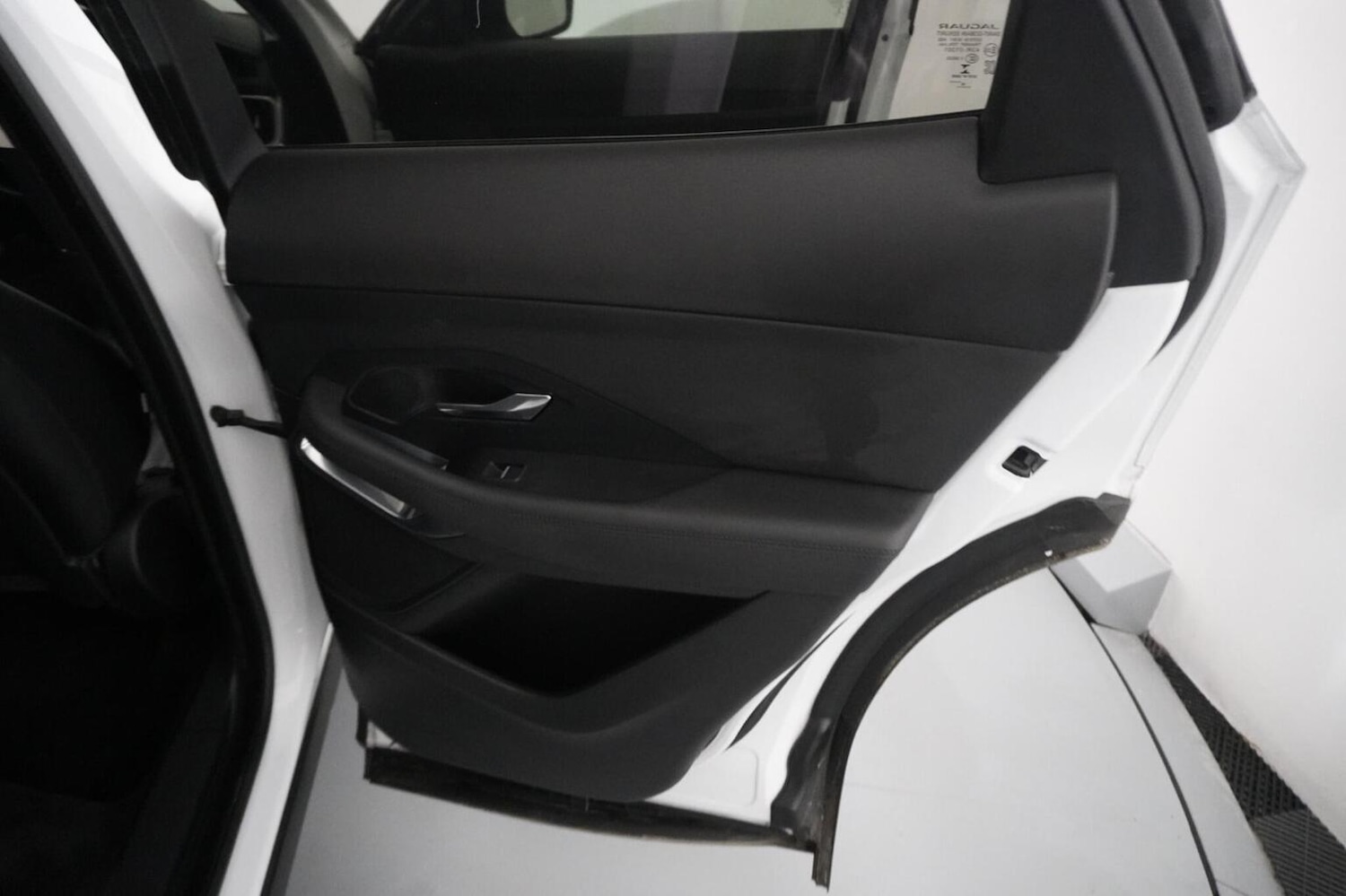 Used Jaguar E-Pace 2018 for sale - 76785112: Photo 14