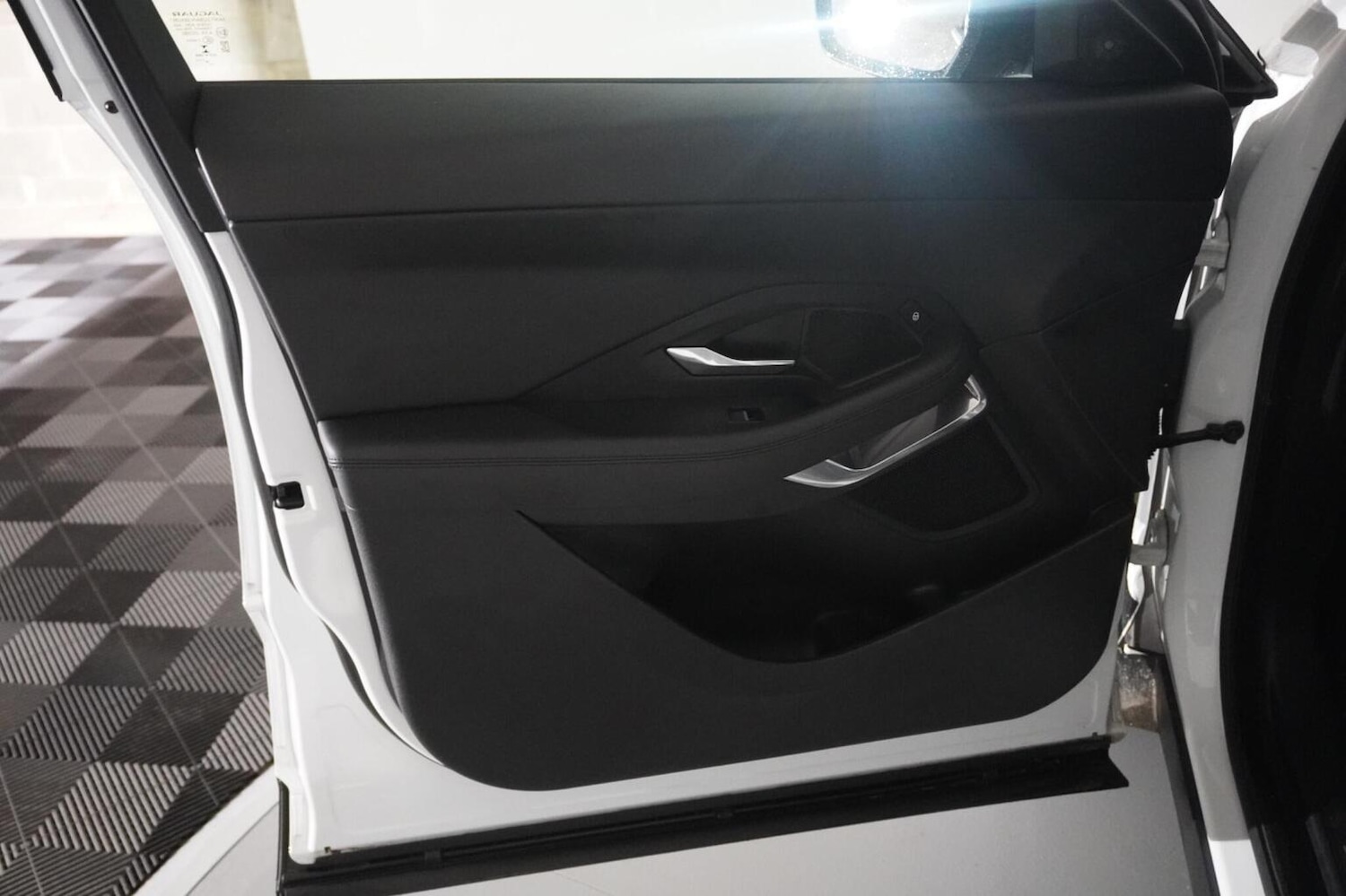 Used Jaguar E-Pace 2018 for sale - 76785112: Photo 18