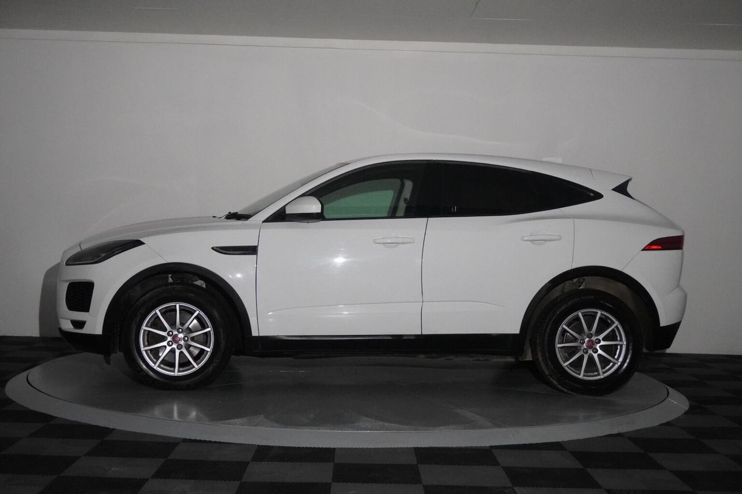 Used Jaguar E-Pace 2018 for sale - 76785112: Photo 29