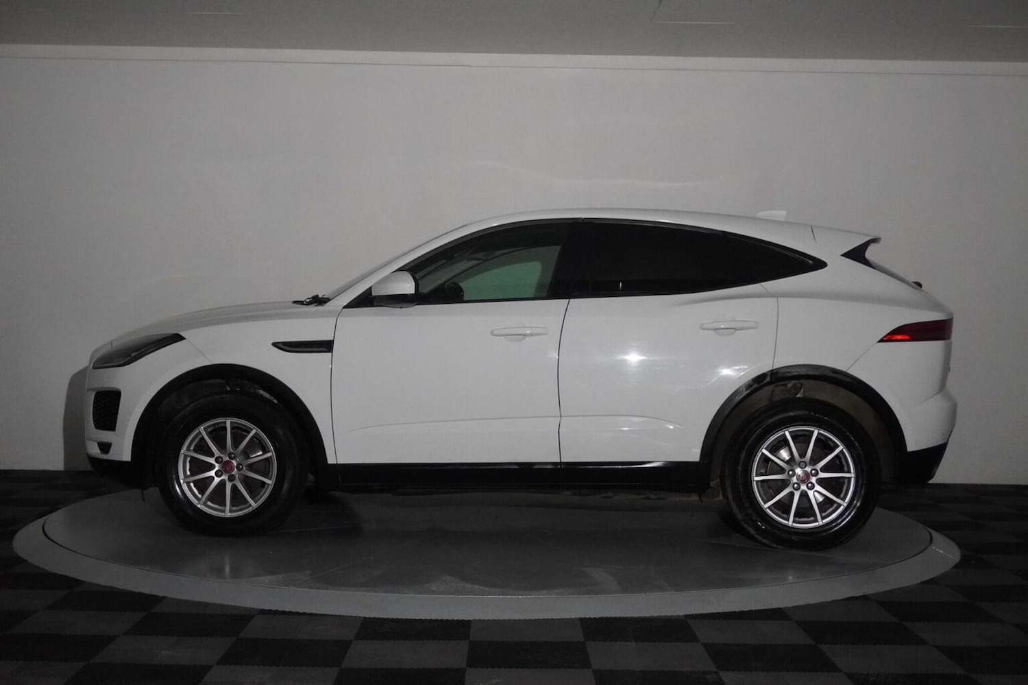 Used Jaguar E-Pace 2018 for sale - 76785112: Photo 32