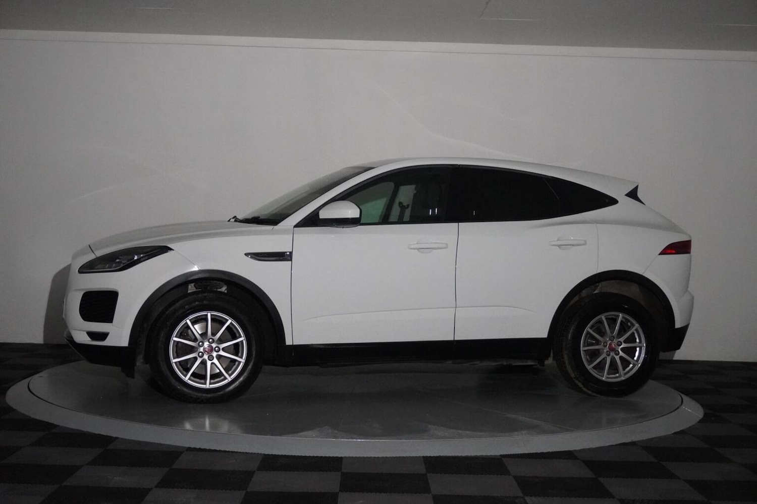 Used Jaguar E-Pace 2018 for sale - 76785112: Photo 33