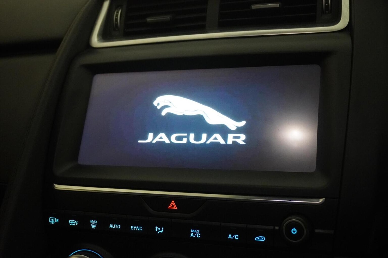 Used Jaguar E-Pace 2018 for sale - 76785112: Photo 6