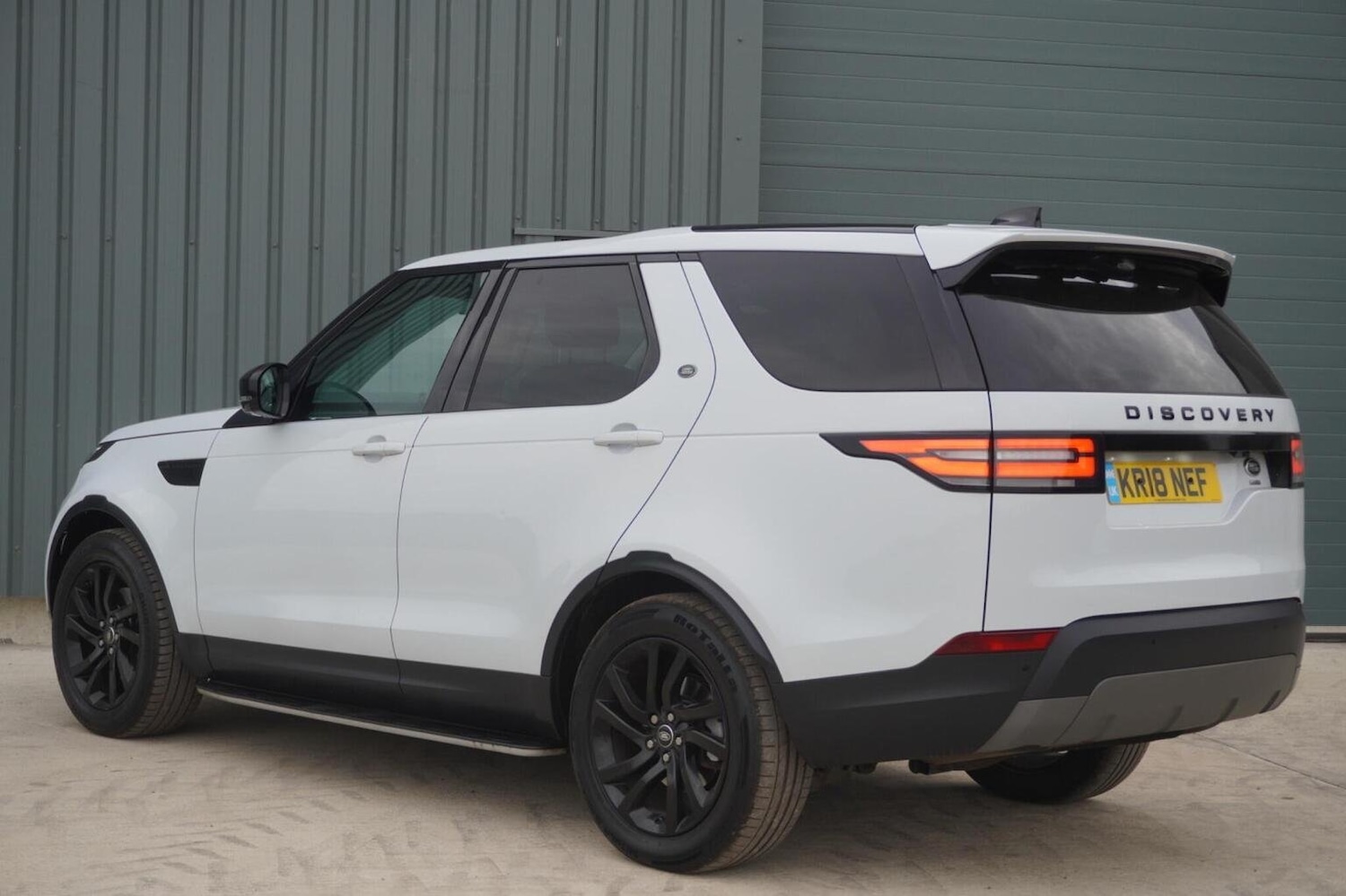 Used Land Rover Discovery 2018 for sale - 76149368: Photo 11